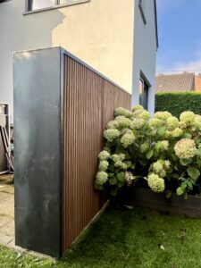 range buche en corten et palissade en Ayous