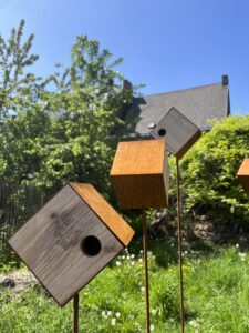 Nichoirs en corten de différentes tailles