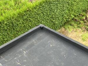Placement de la membrane EPDM en toiture