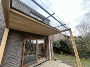terrasse couverte et partie vitrée